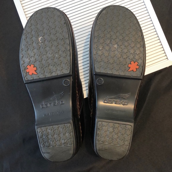 Dansko Nurse Clogs 38 - Picture 6 of 8